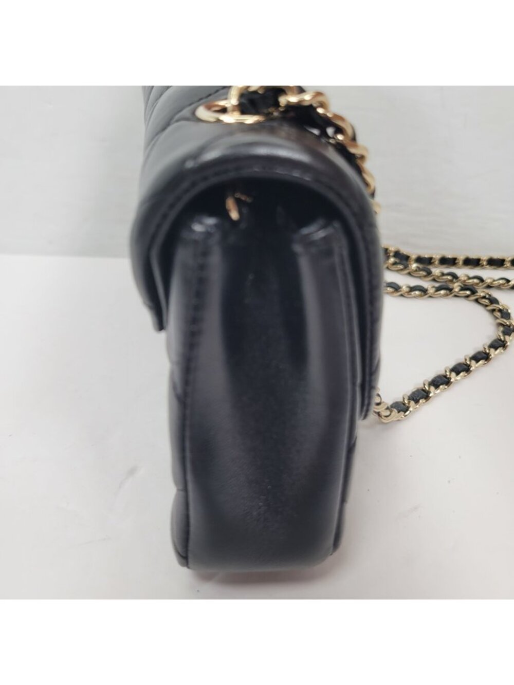 Chanel 25S Classic Flap Bag Black Lambskin With Gold-Tone Chain & Logo France - Picture 5 of 11